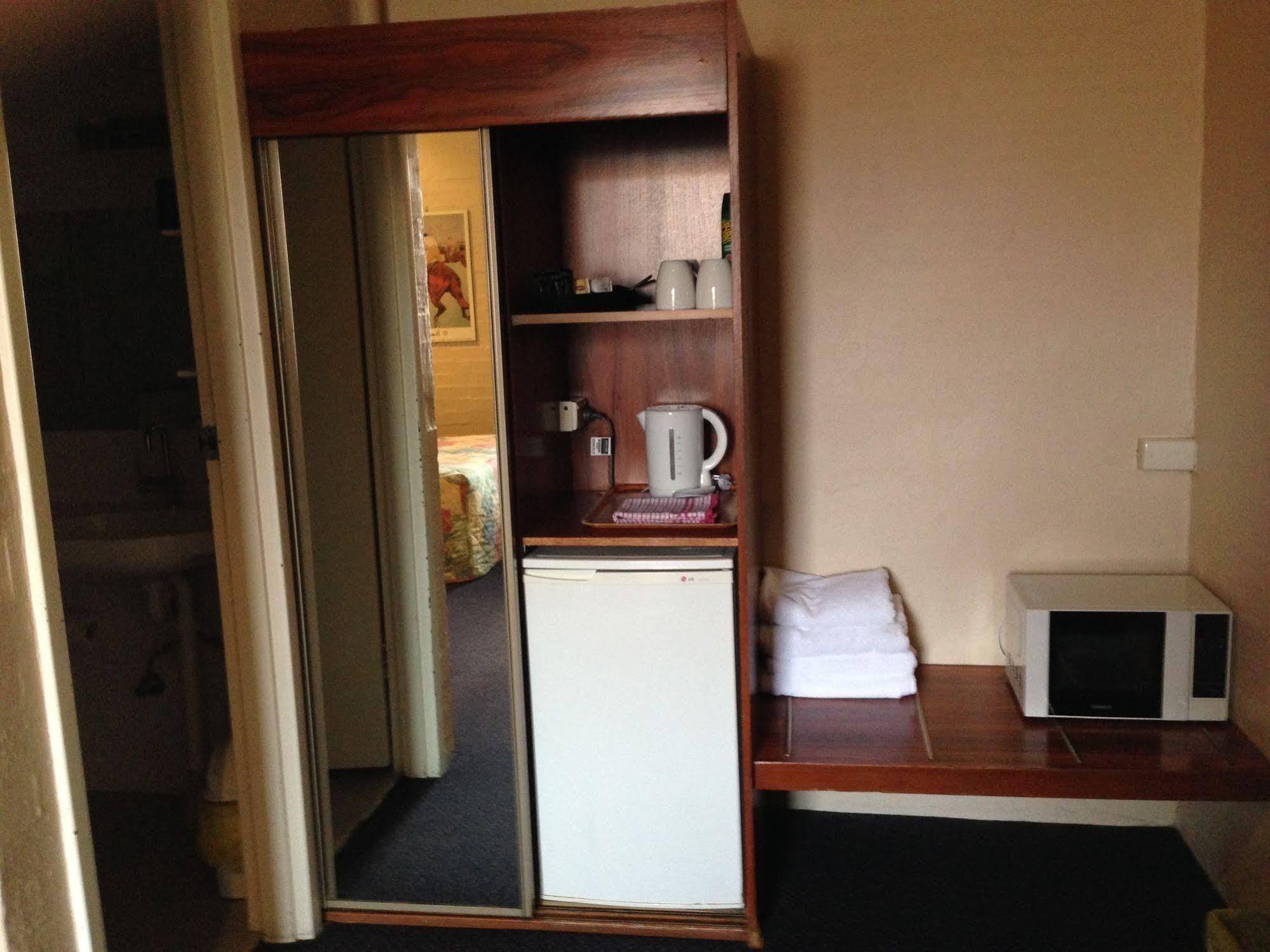 Seaton Arms Motor Inn Олбери Экстерьер фото