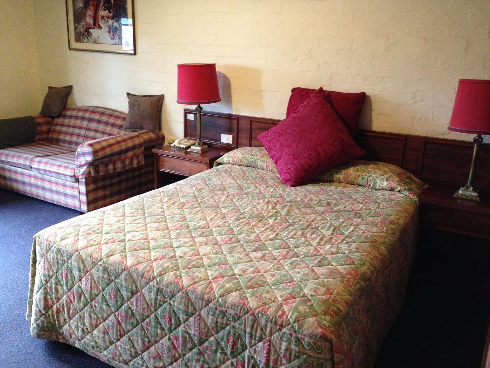 Seaton Arms Motor Inn Олбери Экстерьер фото