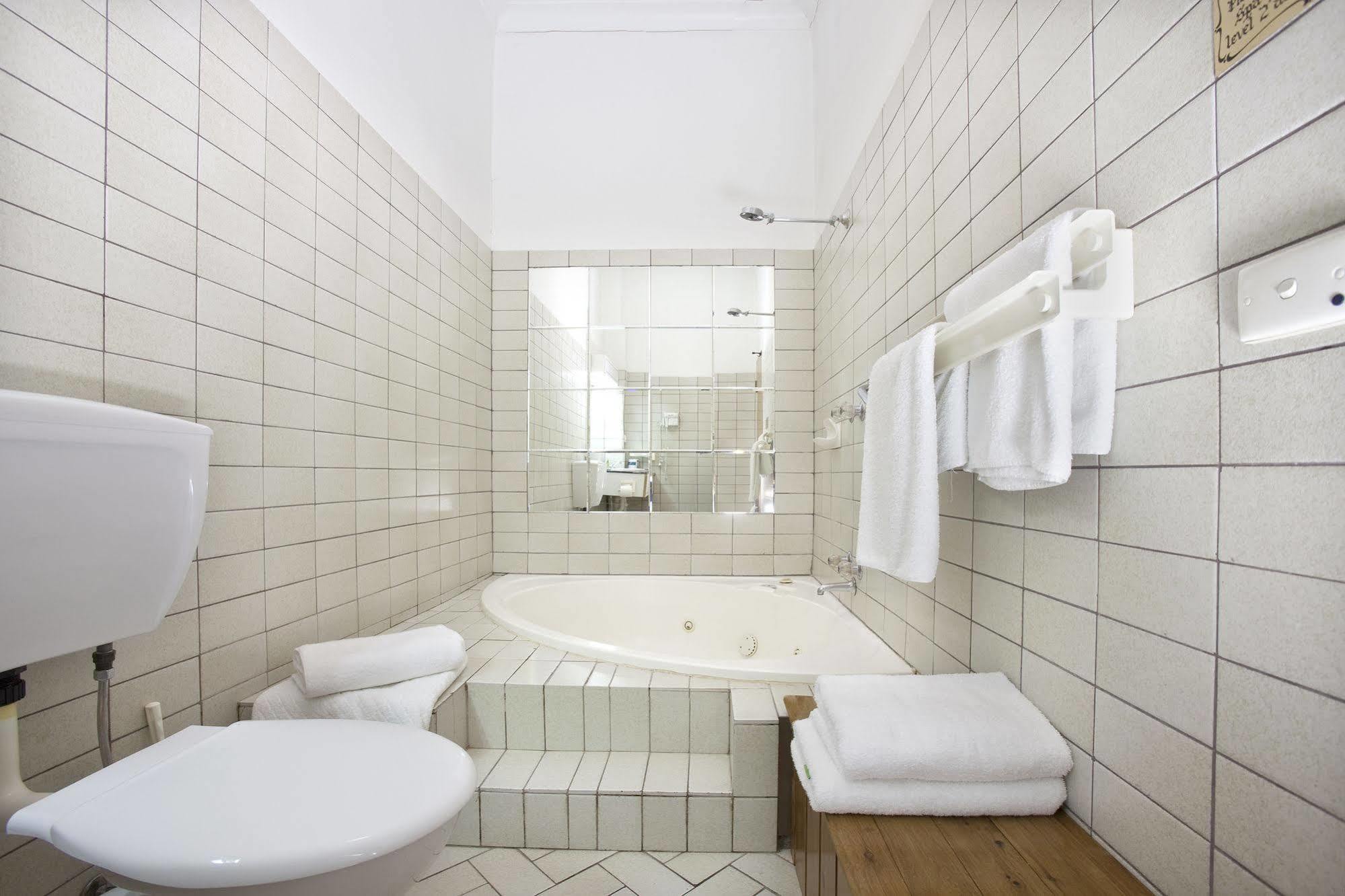Seaton Arms Motor Inn Олбери Экстерьер фото