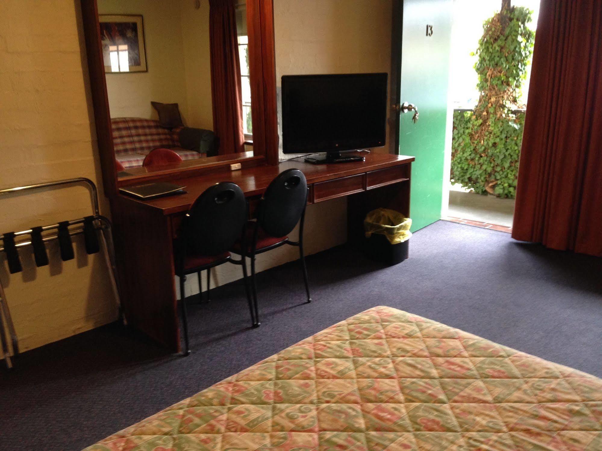 Seaton Arms Motor Inn Олбери Экстерьер фото